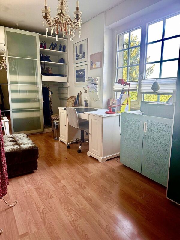 Wohnen mit Charakter - stilvolle 6.5 Zimmer Wohnung am Zürichsee