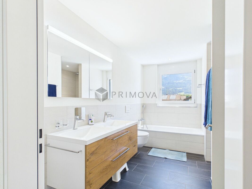 Bezauberndes 5.5 Zimmer - Doppeleinfamilienhaus & Garten in Top-Quartier