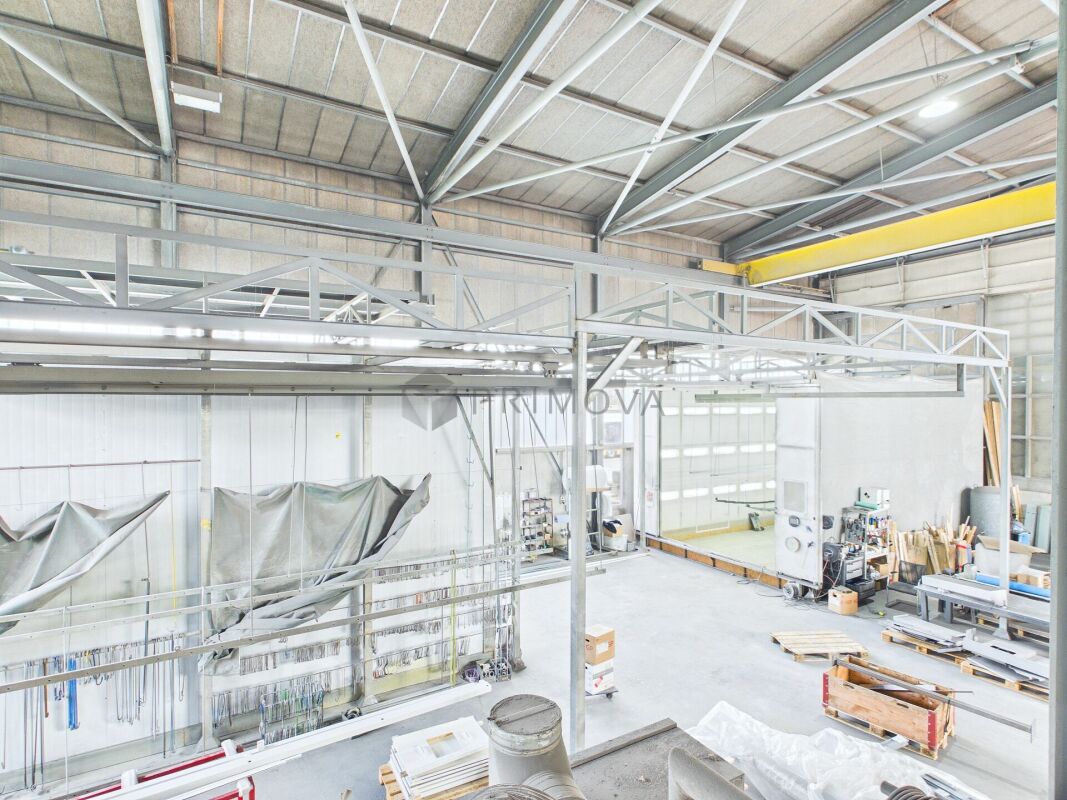 Gewerbehalle mit Aussenfläche - ideal für Logistik und Transport