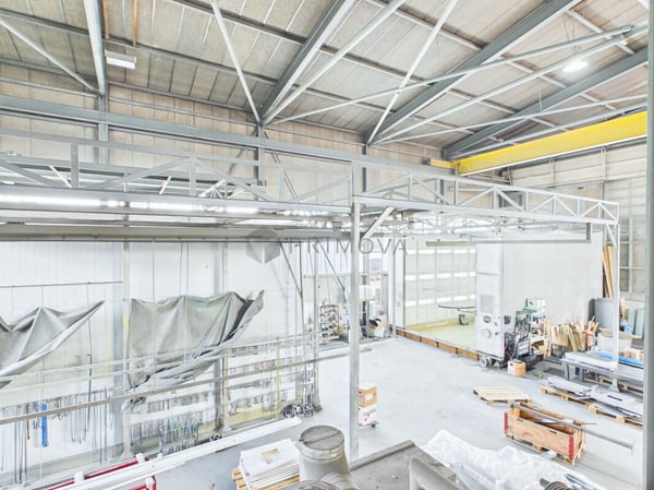 Gewerbehalle mit Aussenfläche - ideal für Logistik und Transport 6