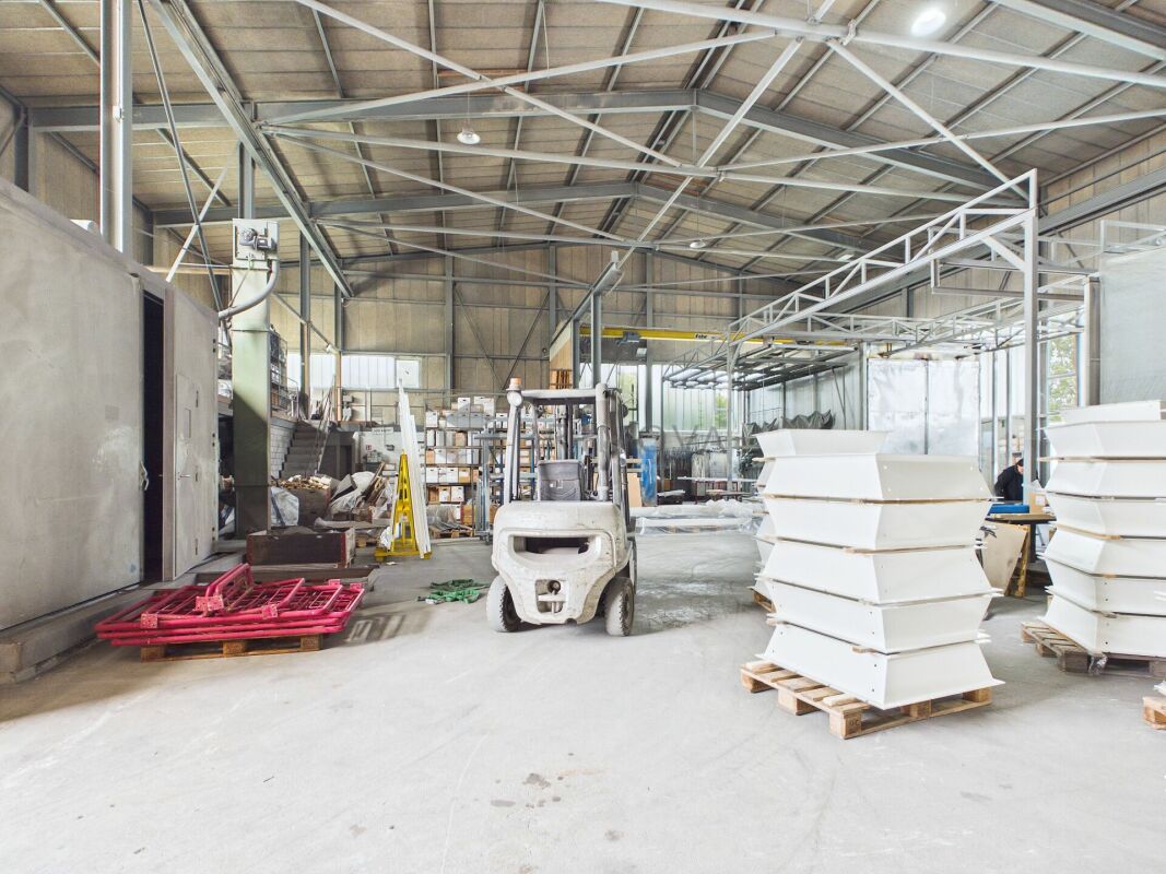 Gewerbehalle mit Aussenfläche - ideal für Logistik und Transport