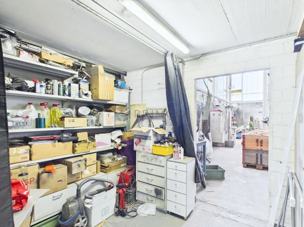 Gewerbehalle mit Aussenfläche - ideal für Logistik und Transport 12