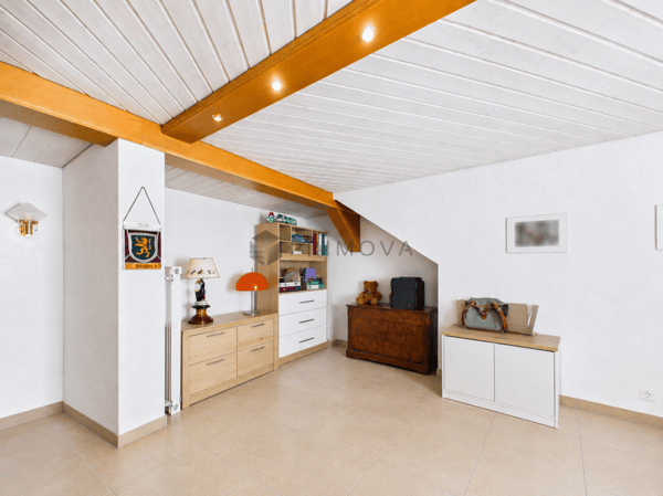 Familienfreundliches 5.5 Zimmer-Reihenhaus mit viel Platz und sonnigem Aussenbereich 6