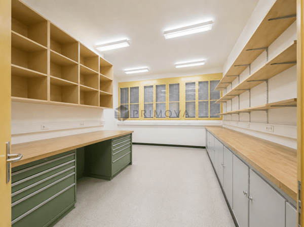 Arbeiten. Lagern. Wohnen. 7