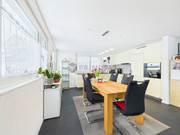 RESERVIERT - Modernes Design trifft Emmentaler Idylle: Top-Wohnung zu verkaufen 1