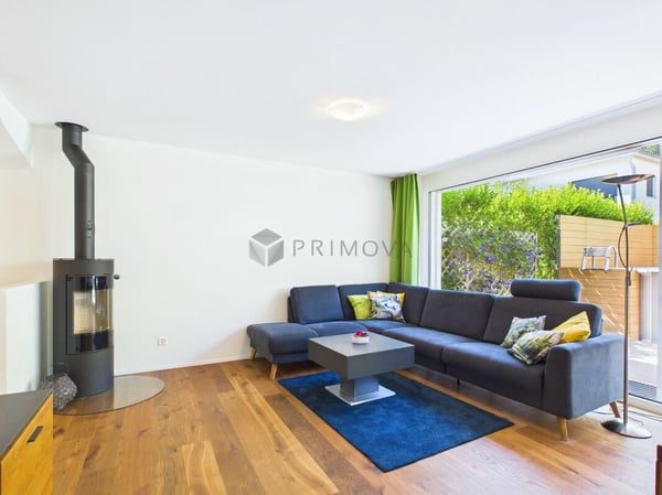Bezauberndes 5.5 Zimmer - Doppeleinfamilienhaus & Garten in Top-Quartier 4