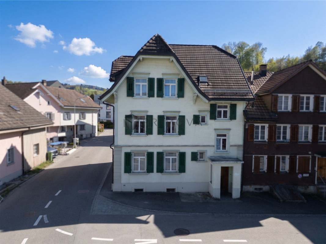 Immobilie in Flawil - Charmantes Eckhaus mit zwei Wohneinheiten - vielseitig nutzbar mit attraktiver Perspektive - Bild 10