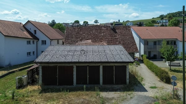 Vielfältige Möglichkeiten auf grosszügigem Grundstück 14