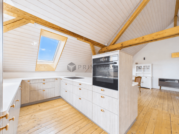 Modernisiertes Zweifamilienhaus mit Weitblick, Doppelgarage und viel Platz 4