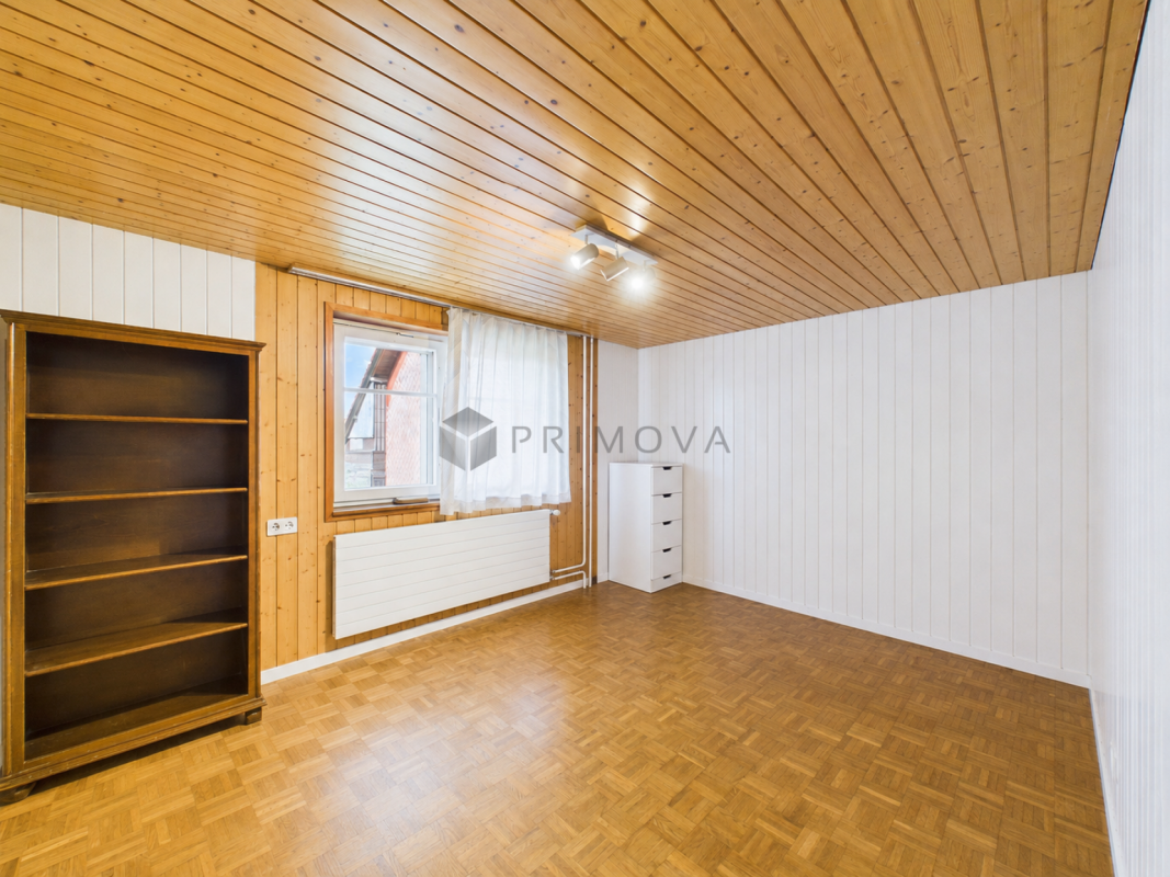 Immobilie in Bussnang - Modernisiertes Zweifamilienhaus mit Weitblick, Doppelgarage und viel Platz - Bild 11