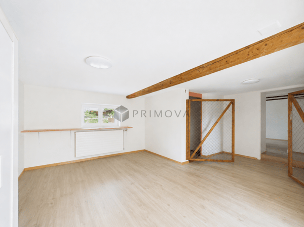 Modernisiertes Zweifamilienhaus mit Weitblick, Doppelgarage und viel Platz 8