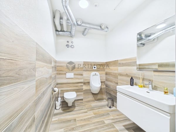 Showroom, Lager & Dachterrasse - erzielbare Bruttorendite bis 6 % 9