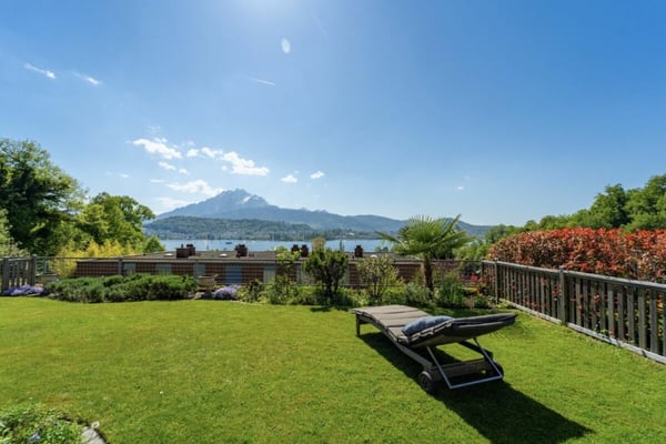 Logenplatz über dem Vierwaldstättersee, elegantes Reihenhaus-Juwel in Luzern 1