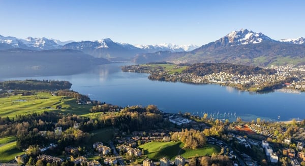 Logenplatz über dem Vierwaldstättersee, elegantes Reihenhaus-Juwel in Luzern 12