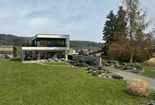 Luxuriöses Einfamilienhaus an begehrter Aare-Lage