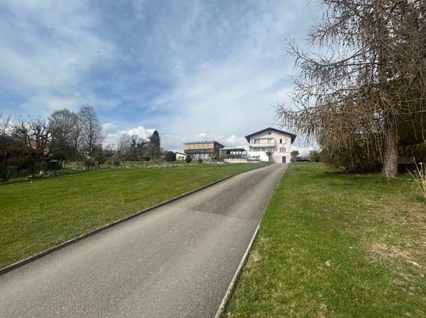 Luxuriöses Einfamilienhaus an begehrter Aare-Lage 4