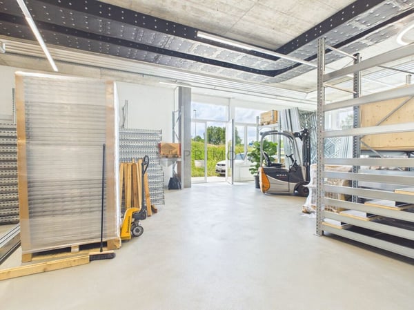 Viel Platz für deine Visionen: Neuwertiger Allrounder-Raum im Herzen von Buchrain 4