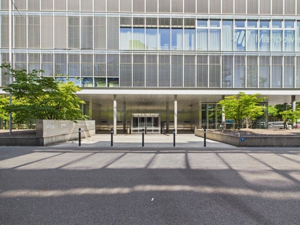 Attraktive und helle Bürofläche an bester Lage in Zürich Oerlikon 13