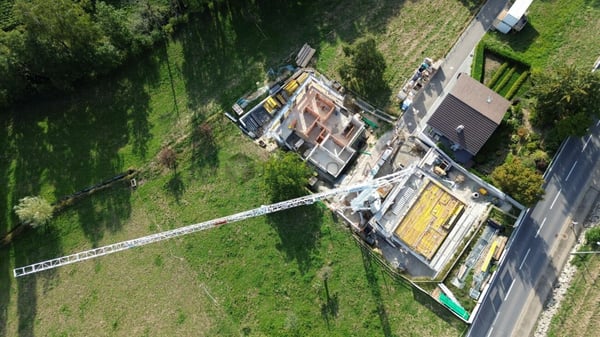 Renditeobjekt oder Generationenhaus Neubau: Modernes 2-Familienhaus in idyllischer Landschaft. 10