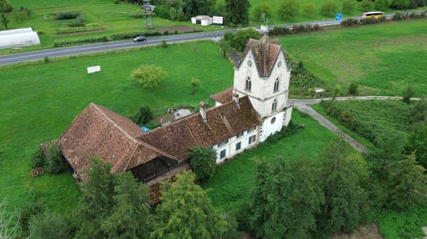 Eine Liebeserklärung mit Potenzial: Historisch wohnen und arbeiten am Murtensee. 16