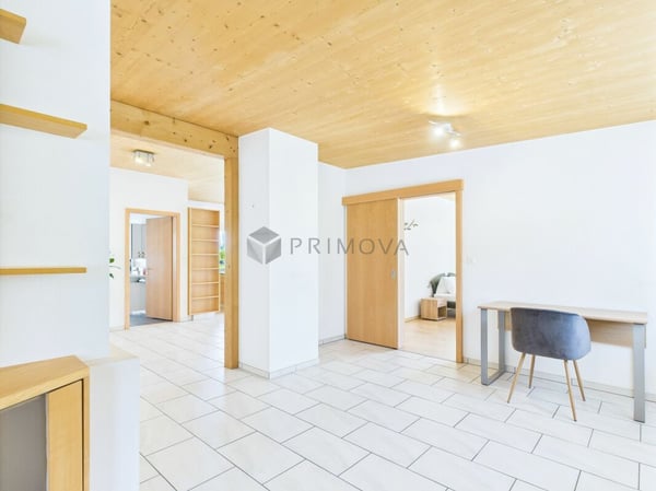 Wohnen am See: Möblierte 2.5 Zi.-Ferienwohnung mit Panorama-Terrasse & Parkplatz 7