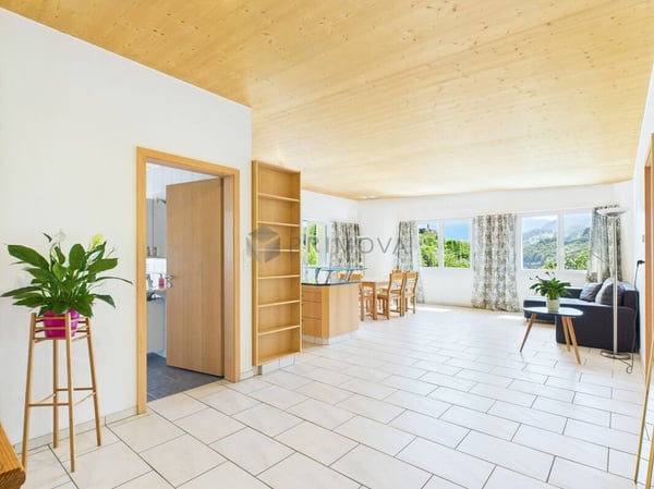 Wohnen am See: Möblierte 2.5 Zi.-Ferienwohnung mit Panorama-Terrasse & Parkplatz 2