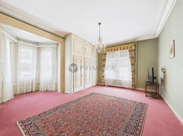 Ein Stück Basler Zeitgeschichte: Unvergleichliches Stadtpalais mit Pool & Sauna 12