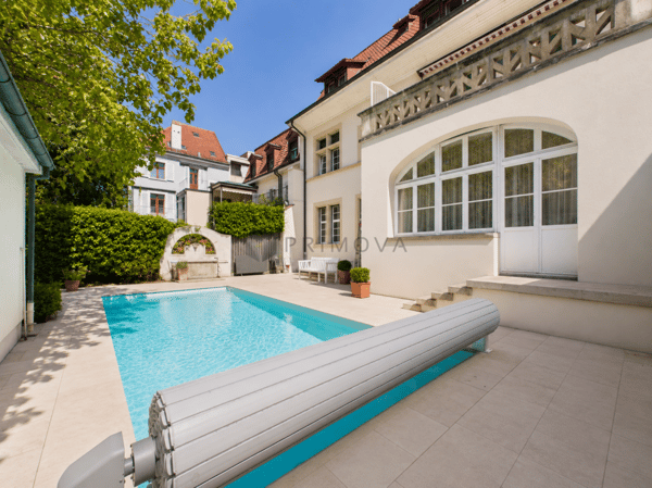 Ein Stück Basler Zeitgeschichte: Unvergleichliches Stadtpalais mit Pool & Sauna 3