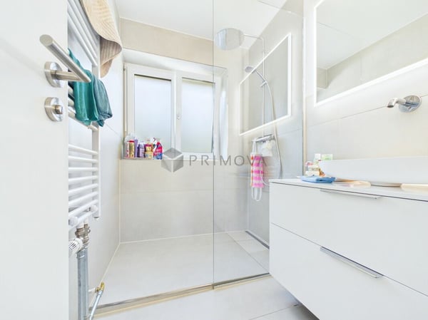 Modernisiert & grosszügig mit Cheminée im familienfreundlichen Quartier 9