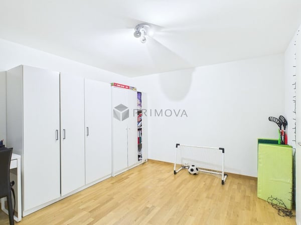 Familienfreundliches Doppeleinfamilienhaus mit Weitsicht und Naturnähe 9