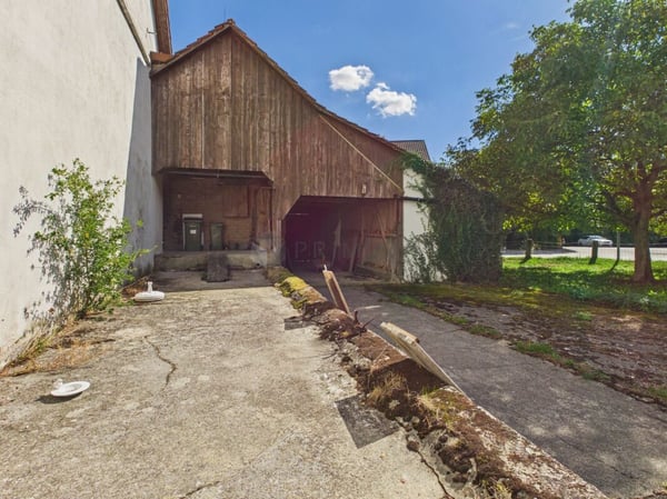 Gepflegtes Bauernhaus mit grosser Baulandreserve im schönen Seeland 17