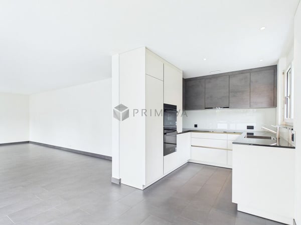 Hochwertig renovierte 3.5 Zimmer-Wohnung mit sonniger Südterrasse in Trimmis 4