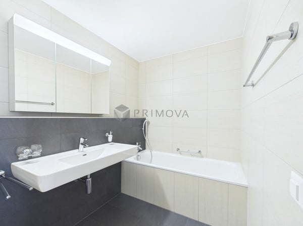 Hochwertig renovierte 3.5 Zimmer-Wohnung mit sonniger Südterrasse in Trimmis 10