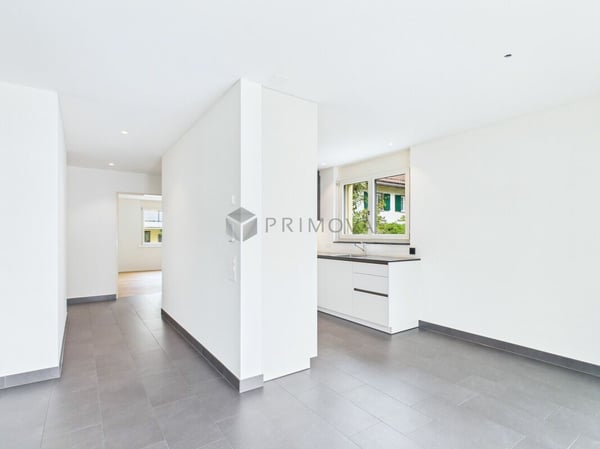 Hochwertig renovierte 3.5 Zimmer-Wohnung mit sonniger Südterrasse in Trimmis 5