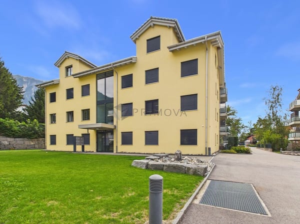 Hochwertig renovierte 4.5 Zimmer-Wohnung mit sonniger Südterrasse in Trimmis