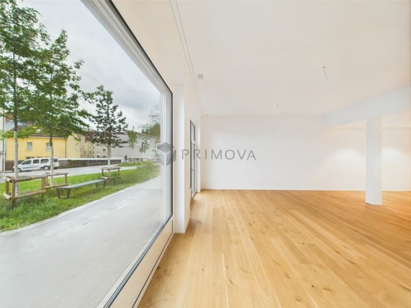 Repräsentatives Loft-Atelier mit grossem Schaufenster & Parkplätzen 6