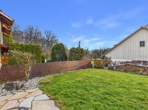 Familienfreundliches Doppeleinfamilienhaus mit Weitsicht und Naturnähe 10