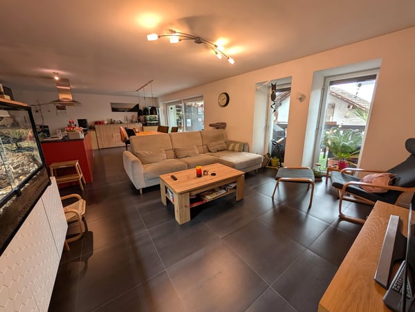 Moderne 3.5-Zimmer-Wohnung mit Balkon in Erlach 4