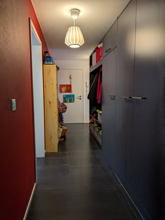 Moderne 3.5-Zimmer-Wohnung mit Balkon in Erlach 2