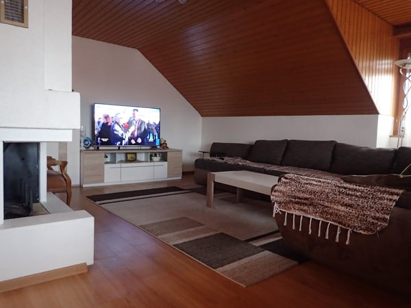 gemütliche 3.5-Zimmer-Dachwohnung mit Kamin