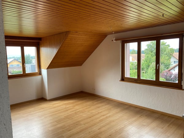 gemütliche 3.5-Zimmer-Dachwohnung mit Kamin 3