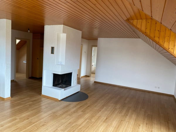 gemütliche 3.5-Zimmer-Dachwohnung mit Kamin
