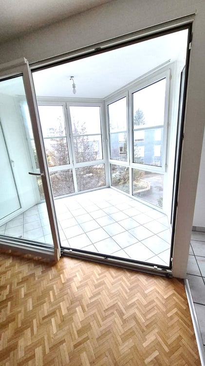 Spacieux et Charmant 1.5 pièce avec Grand Balcon et Parking  ! 4