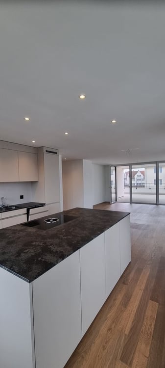 Grosszügige 4.5 Zimmerwohnung Attika an zentraler Lage