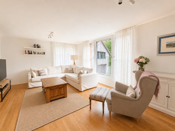 Modernes 6.5-Zimmer-Doppeleinfamilienhaus in Flüh 2
