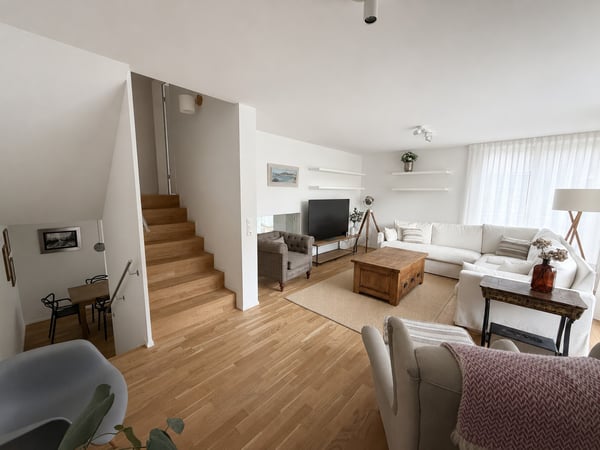 Modernes 6.5-Zimmer-Doppeleinfamilienhaus in Flüh 3