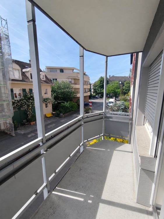 Charmante 2-Zimmer-Wohnung mit zwei Balkone in Basel 7