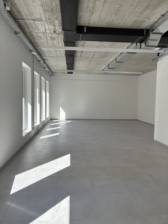 Affittasi nuovi spazi commerciali in posizione centrale Giubiasco 3