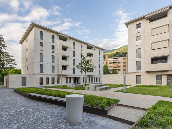 Affittasi nuovi spazi commerciali in posizione centrale Giubiasco 2