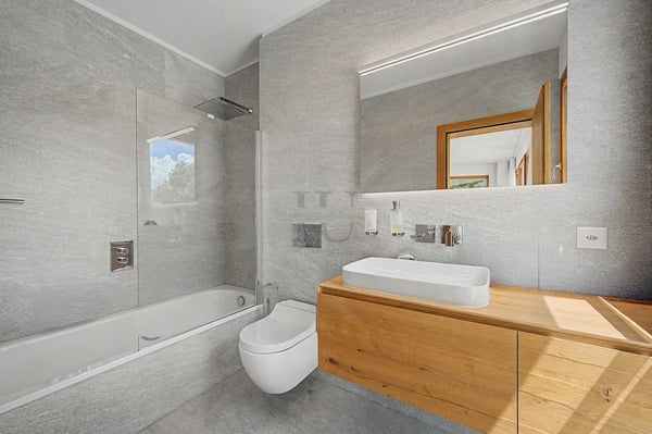 ALPINE FERIENWOHNUNG MIT TRAUMTERRASSE UND SPA 9